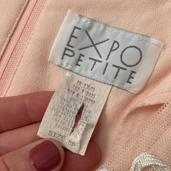 Expo Petite vintage peach midi dress with ribbon collar. - Picture 5 of 15